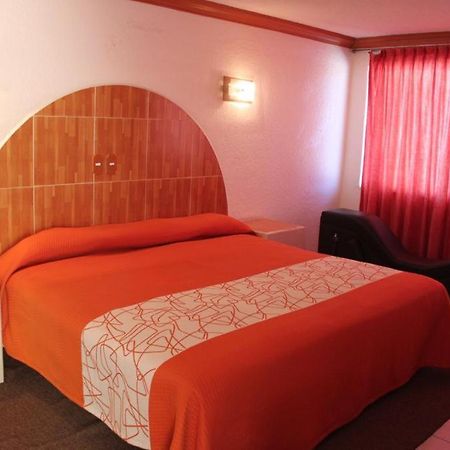 Hotel Plaza Sahagun Ciudad Sahagun Esterno foto